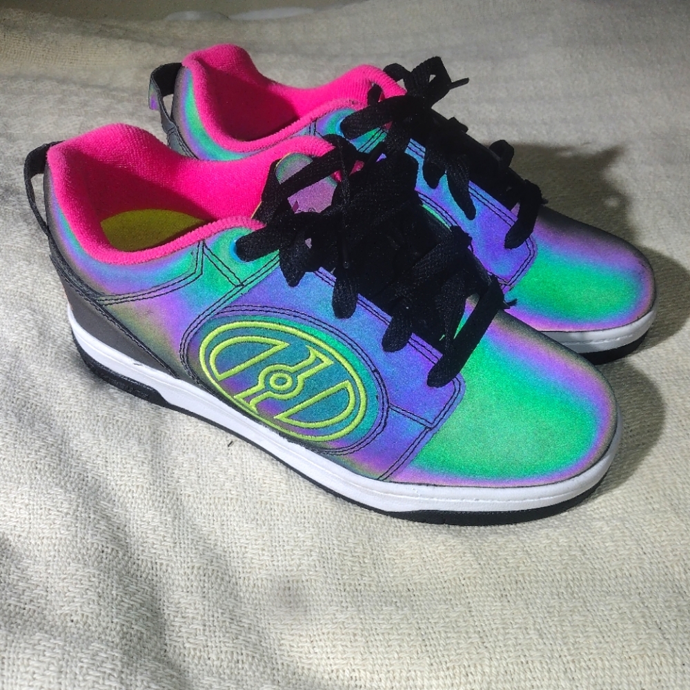 Heelys Unisex Voyager Tennis Shoe Black Reflective/Neon Yellow/Neon Pink Women